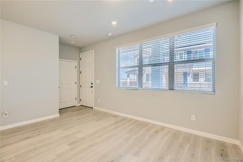 Townhouse in Aurora CO 27652 1st Avenue 6.jpg