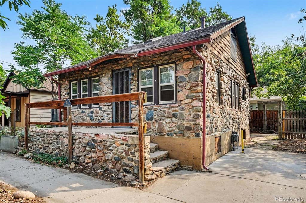 Photo of 815 Arapahoe Street, Golden, CO 80401 (MLS # 1744350)
