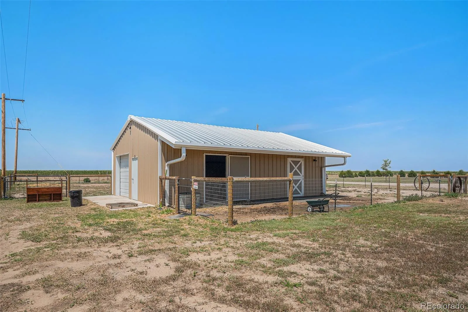 Wiggins, Colorado 80654, United States, 5 Bedrooms Bedrooms, ,3 BathroomsBathrooms,Residential,Pending,51605