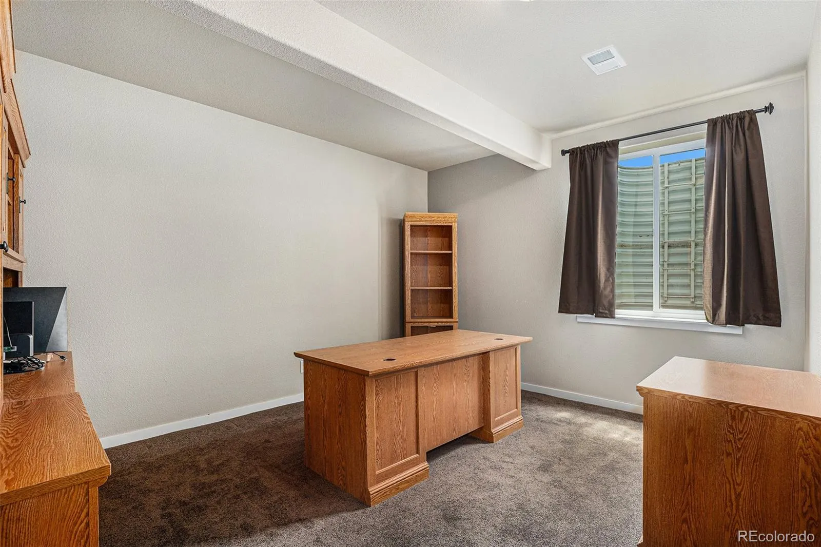 Wiggins, Colorado 80654, United States, 5 Bedrooms Bedrooms, ,3 BathroomsBathrooms,Residential,Pending,51605