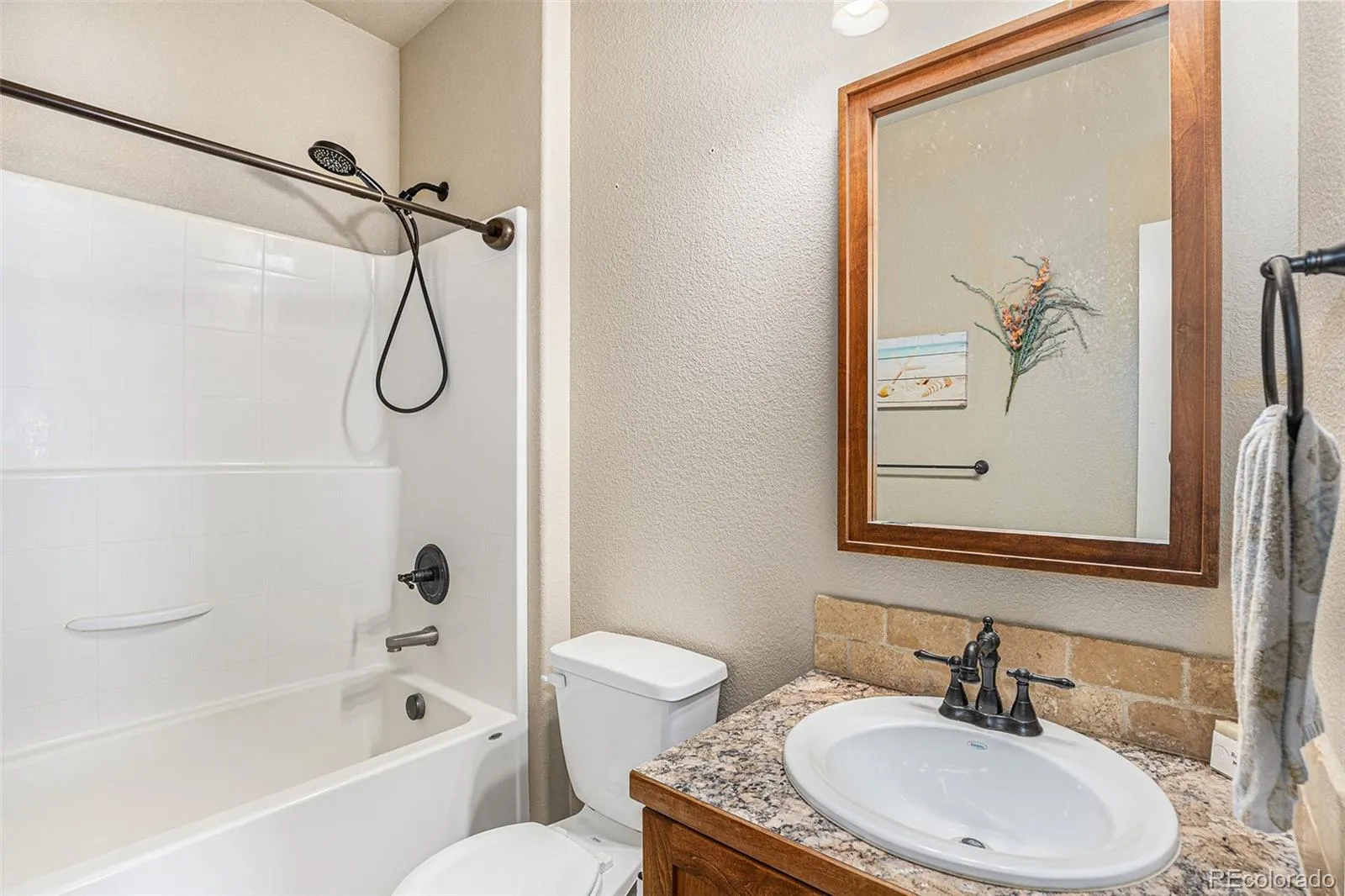 Wiggins, Colorado 80654, United States, 5 Bedrooms Bedrooms, ,3 BathroomsBathrooms,Residential,Pending,51605