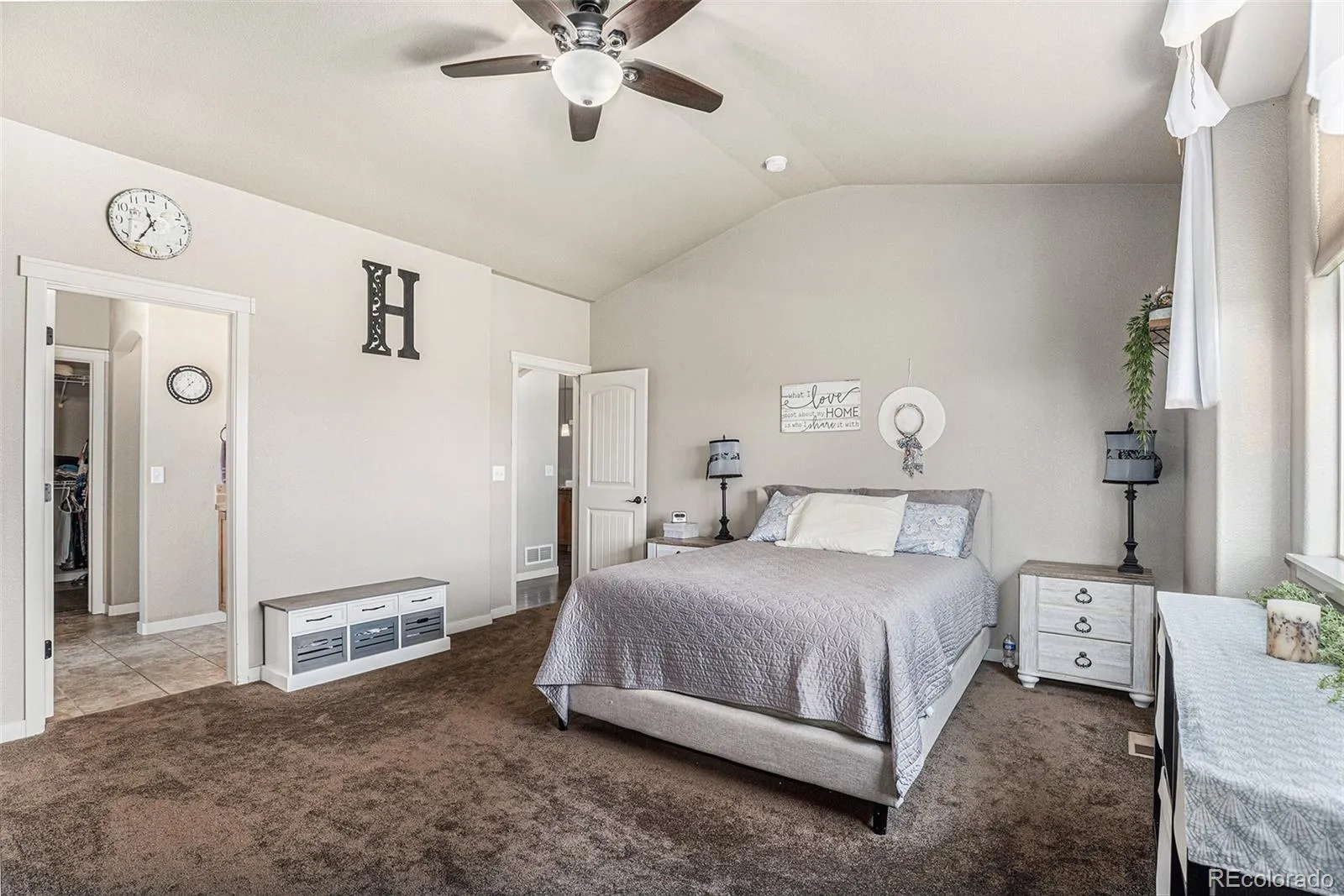 Wiggins, Colorado 80654, United States, 5 Bedrooms Bedrooms, ,3 BathroomsBathrooms,Residential,Pending,51605