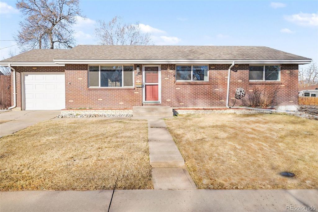 Photo of 5475 S Lakeview Street, Littleton, CO 80120 (MLS # 7827631)