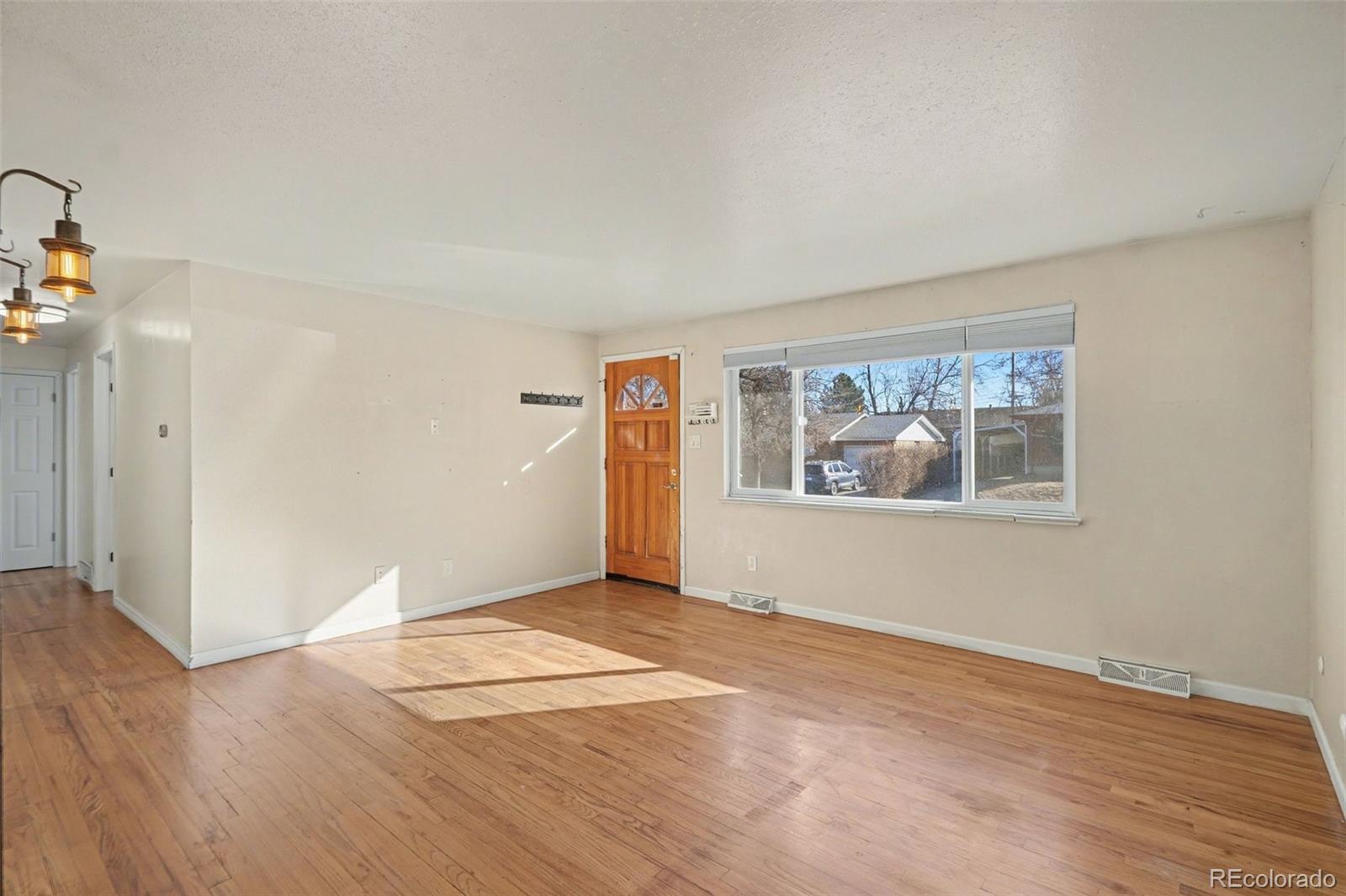 5475 S Lakeview Street