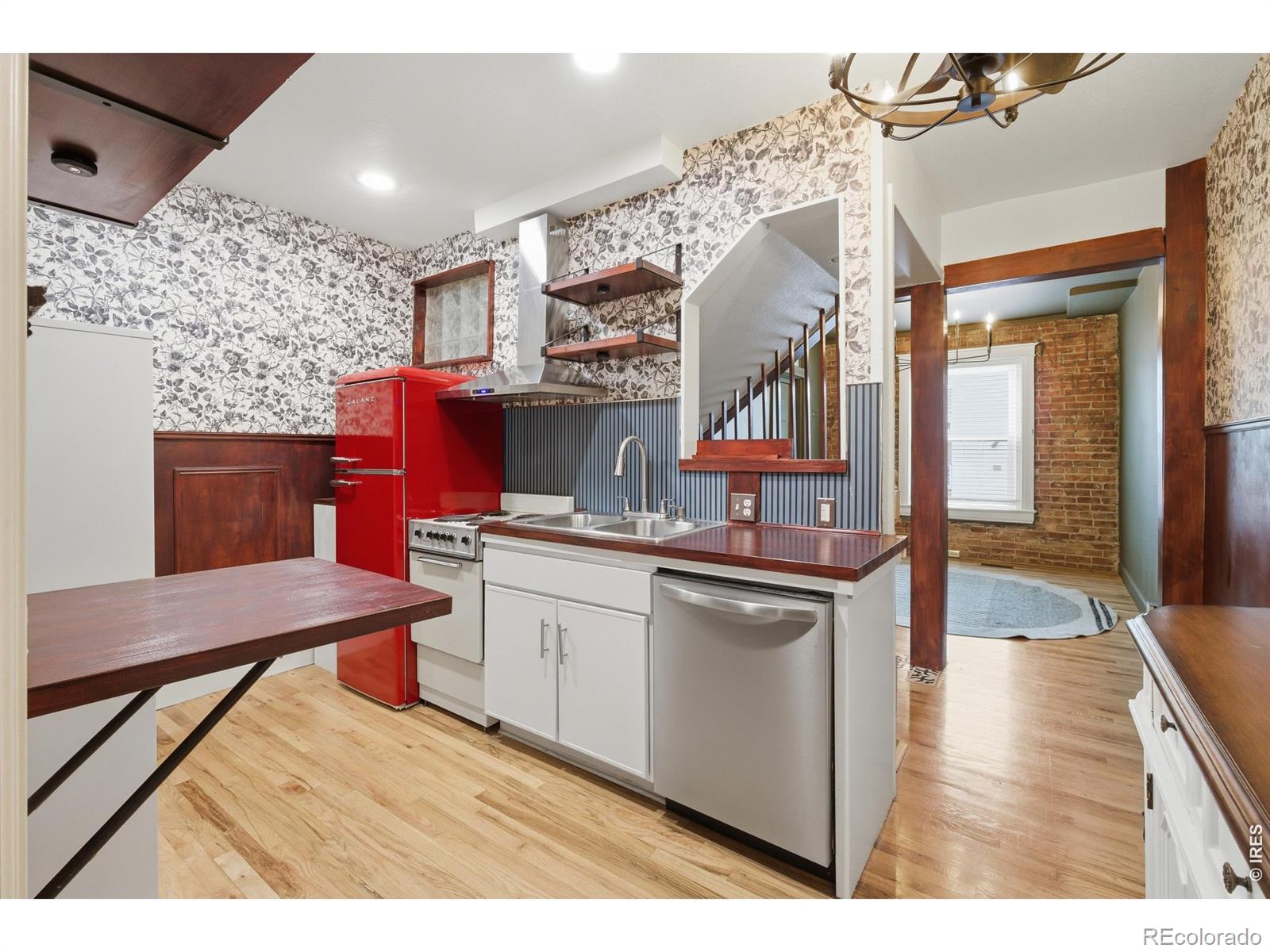 610 N Logan Street N 7