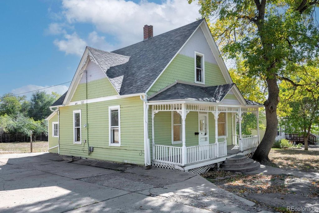 Photo of 222 Bowen Street, Longmont, CO 80501 (MLS # 2730142)