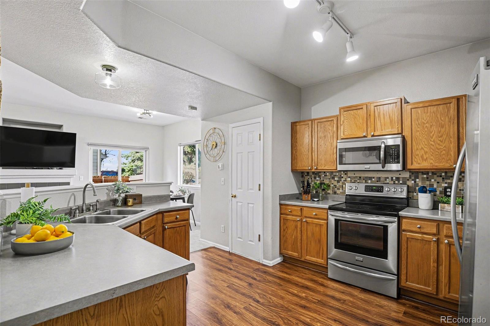 9008 Gale Boulevard 1