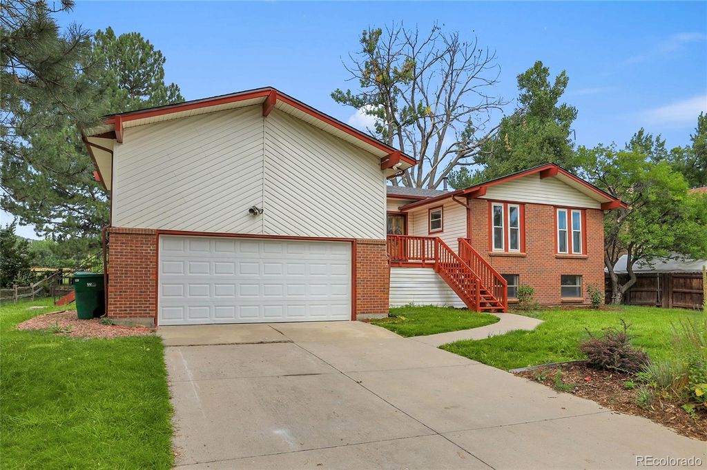 Photo of 17922 W 59th Avenue, Golden, CO 80403 (MLS # 2339192)