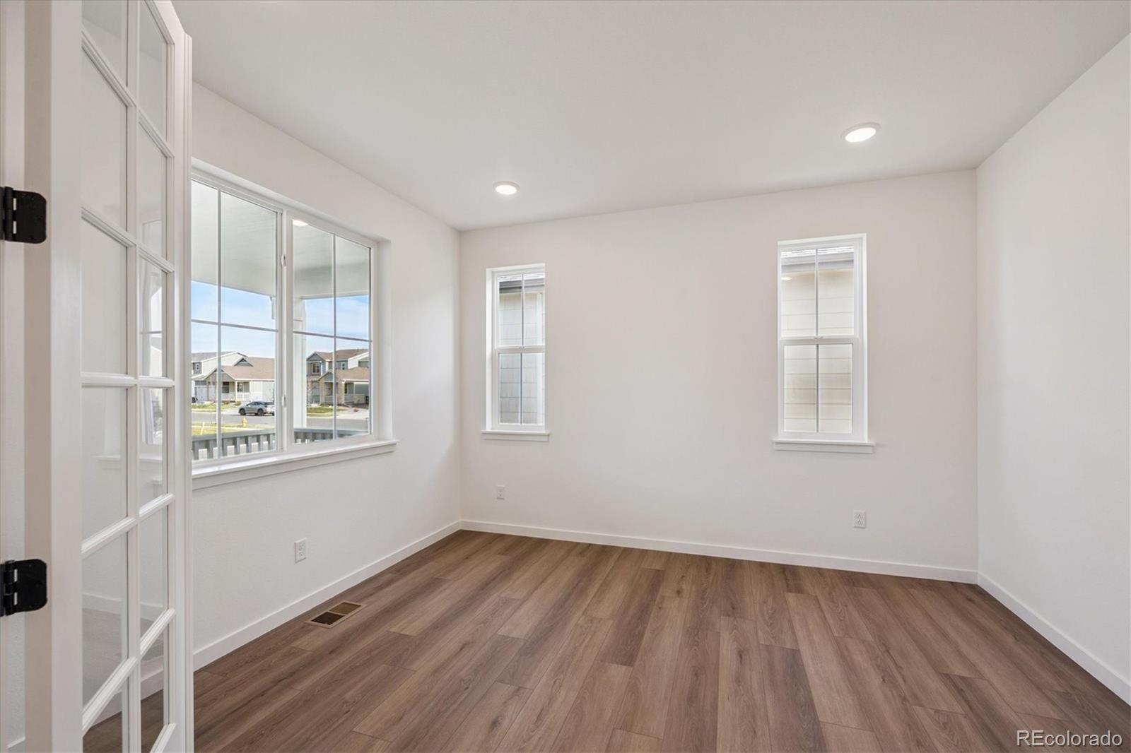 5598 Tamarack Avenue