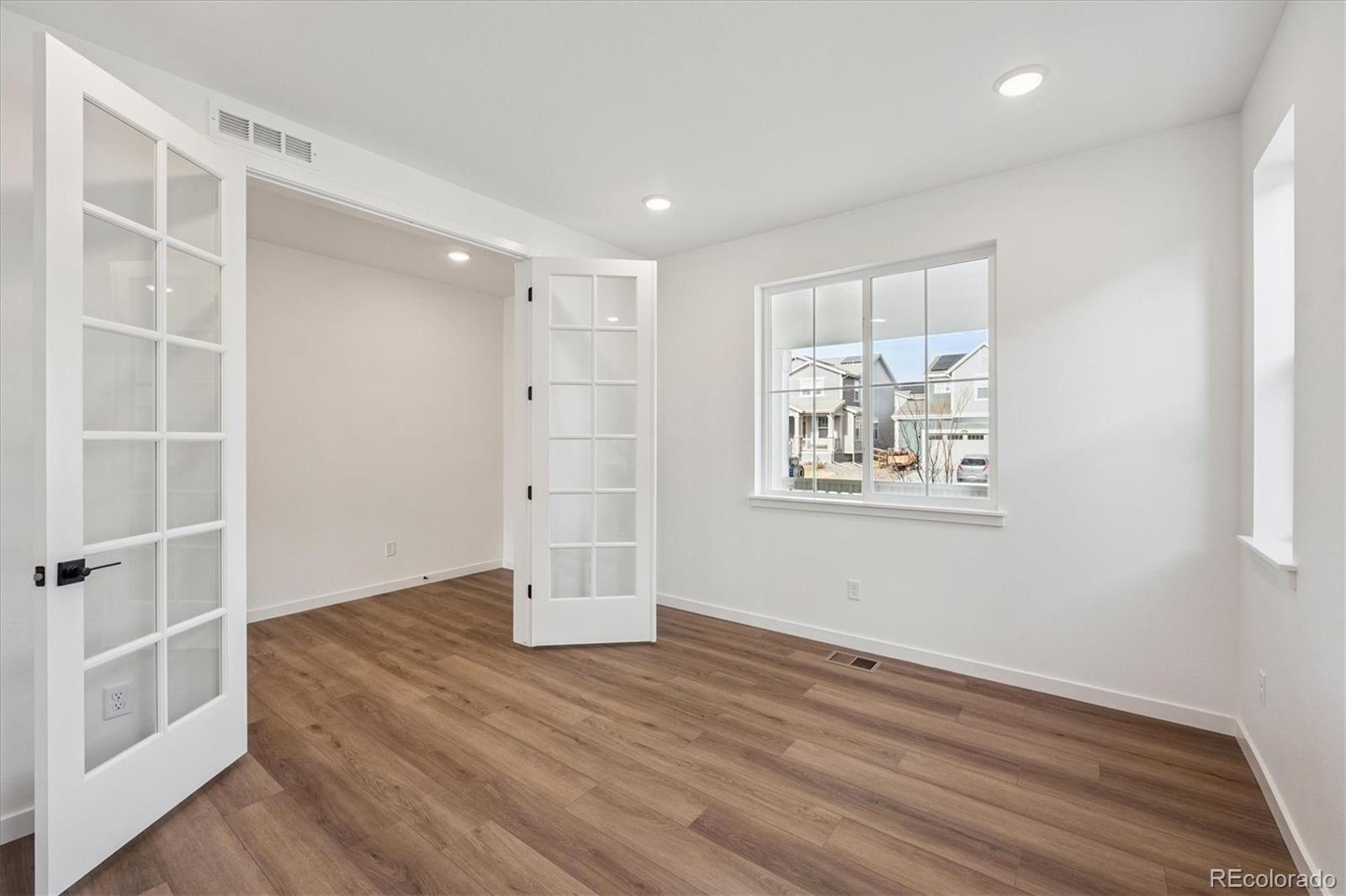 5598 Tamarack Avenue