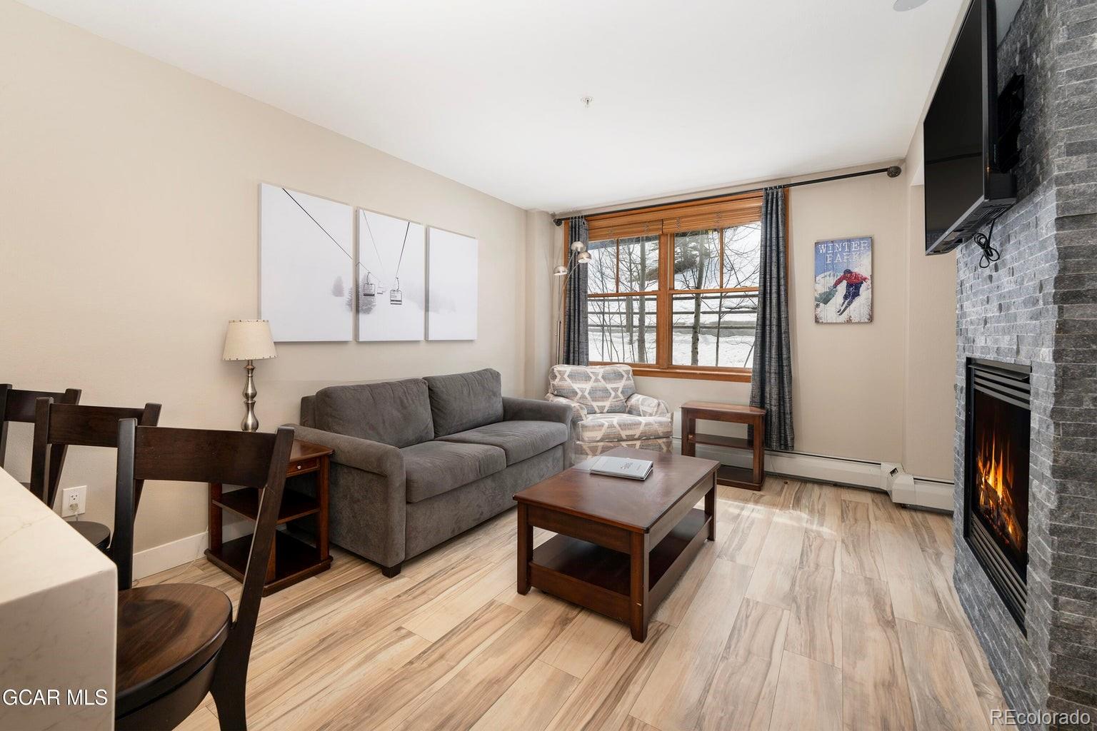 401 Nystrom Lane 1307