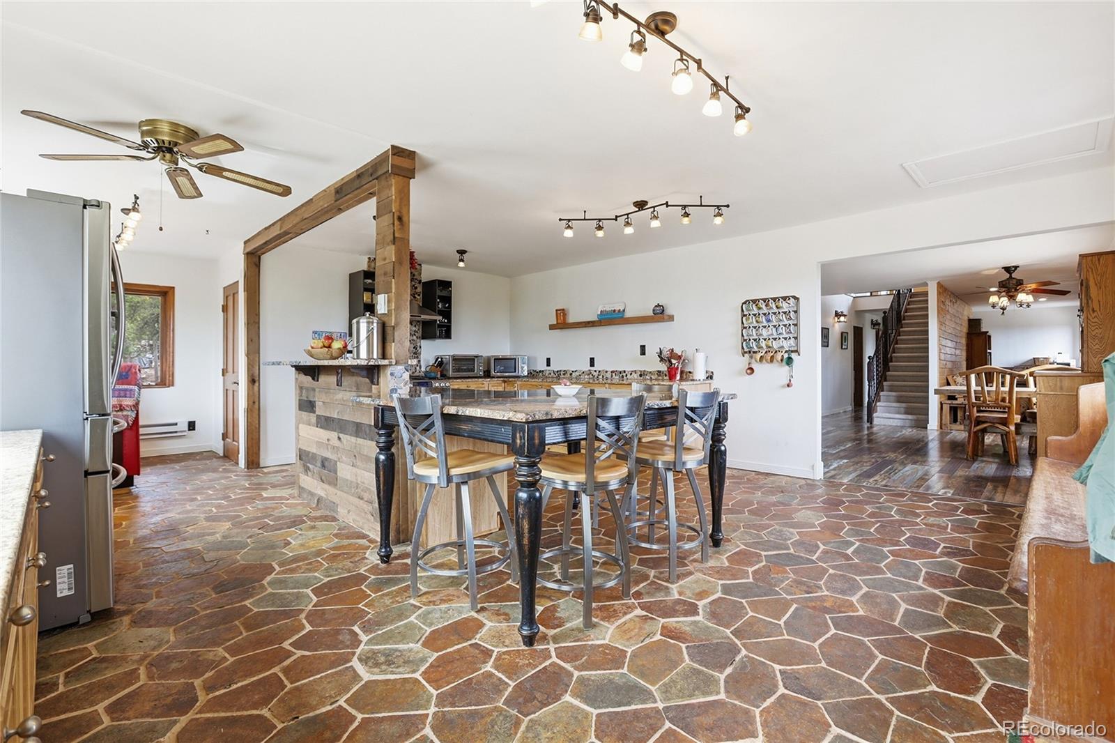 9225 Sandy Lane