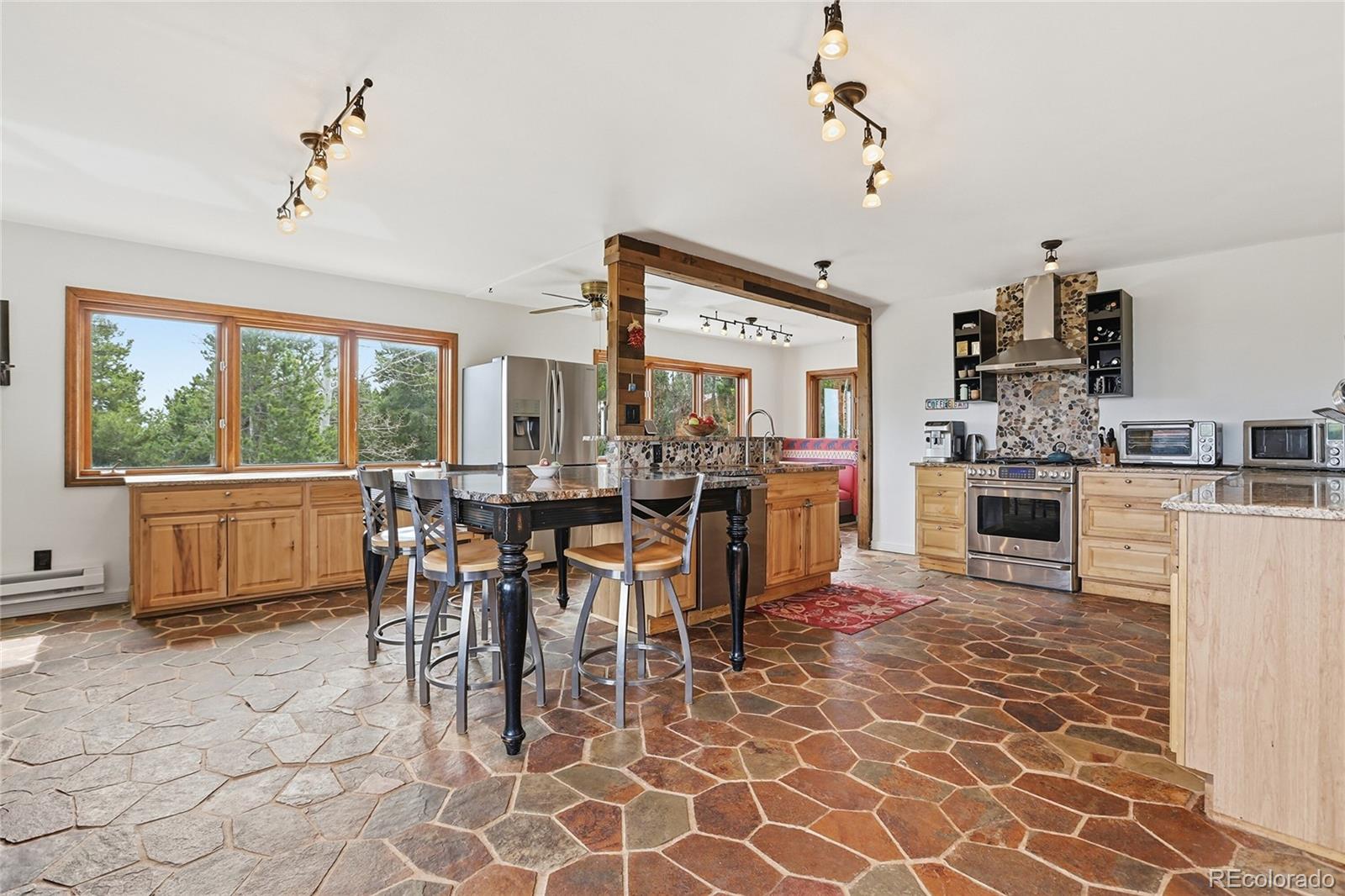 9225 Sandy Lane