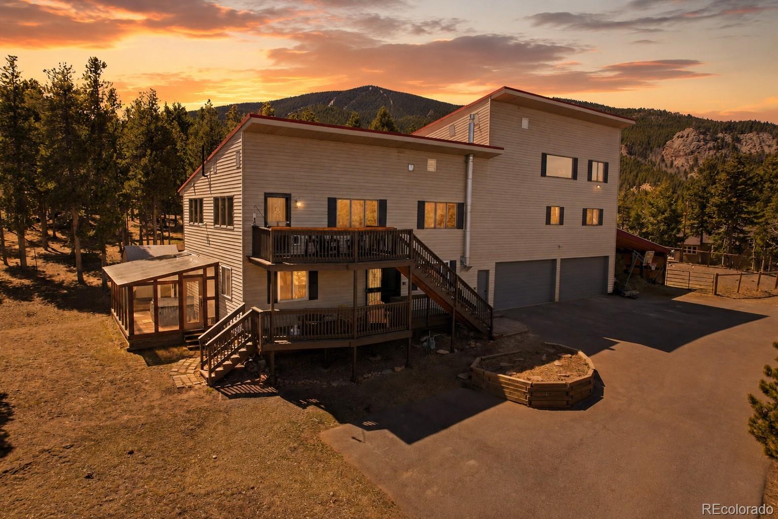 9225 Sandy Lane