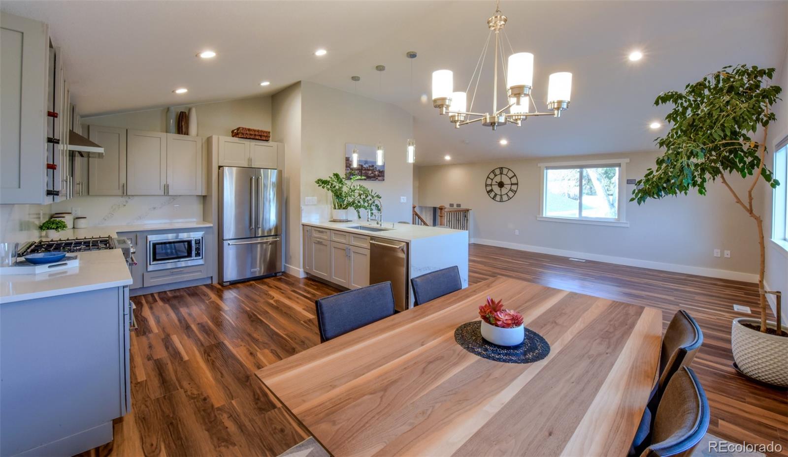 5389 W Roxbury Place