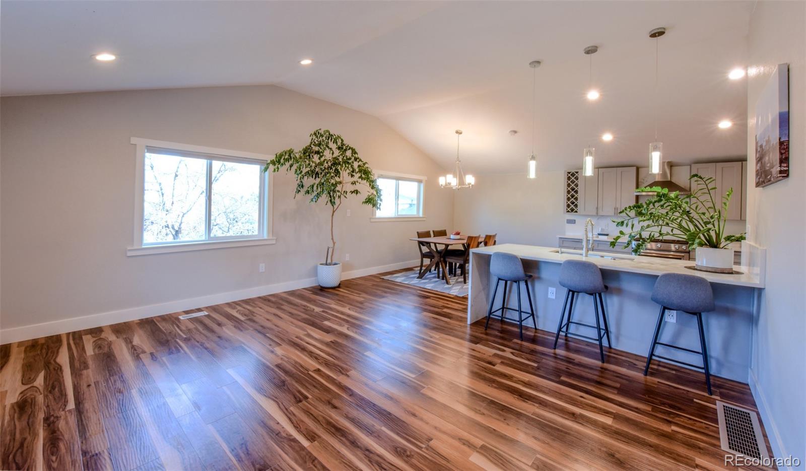 5389 W Roxbury Place