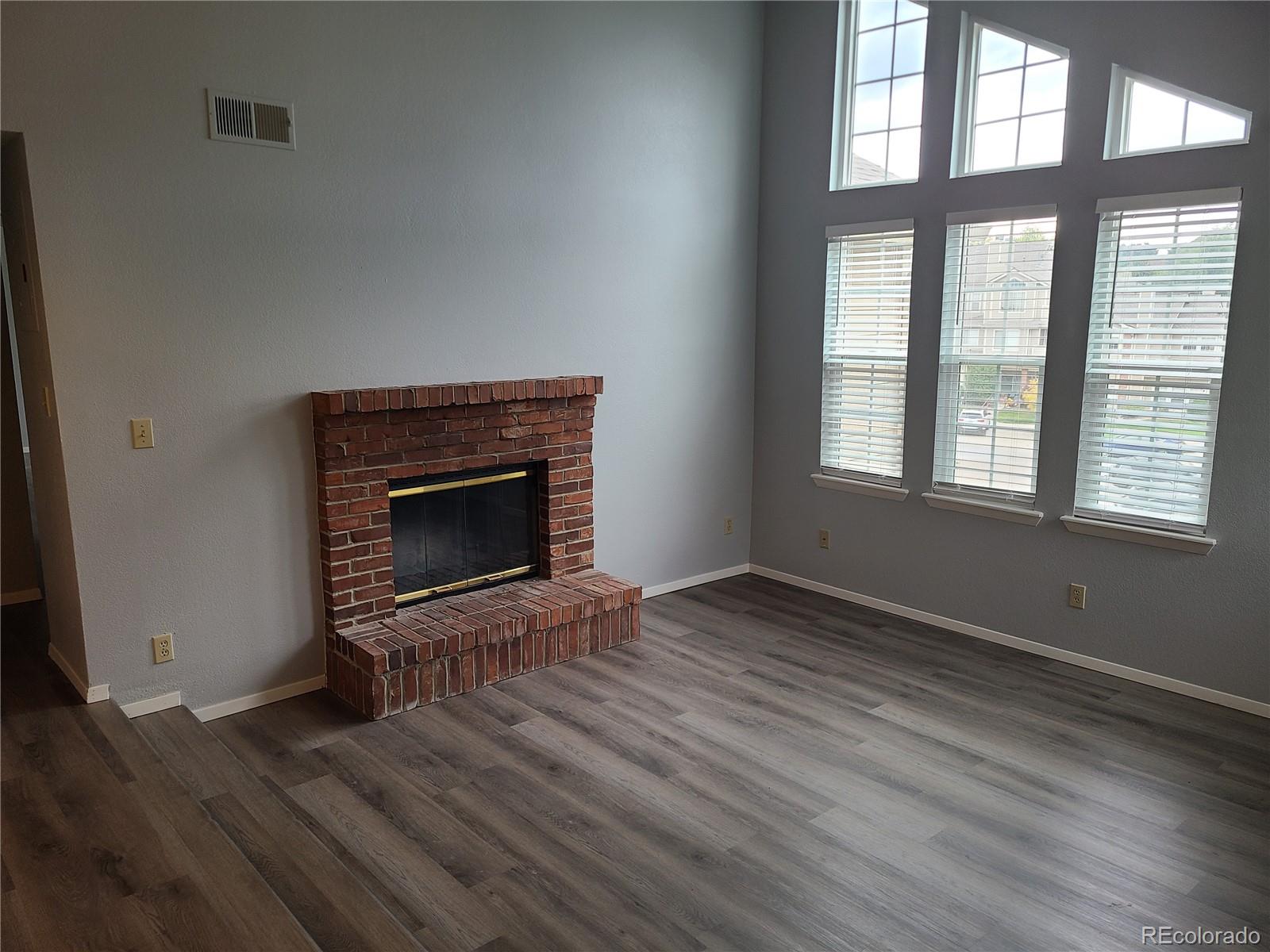 4760 S Wadsworth 301