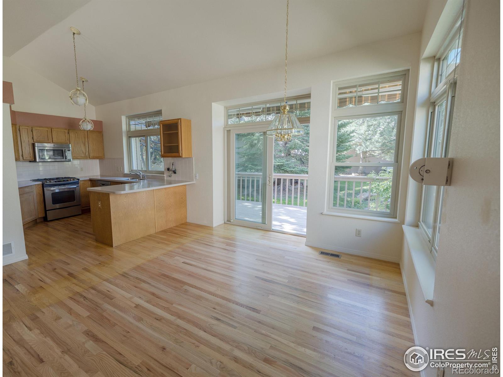 322 DIAMOND Circle