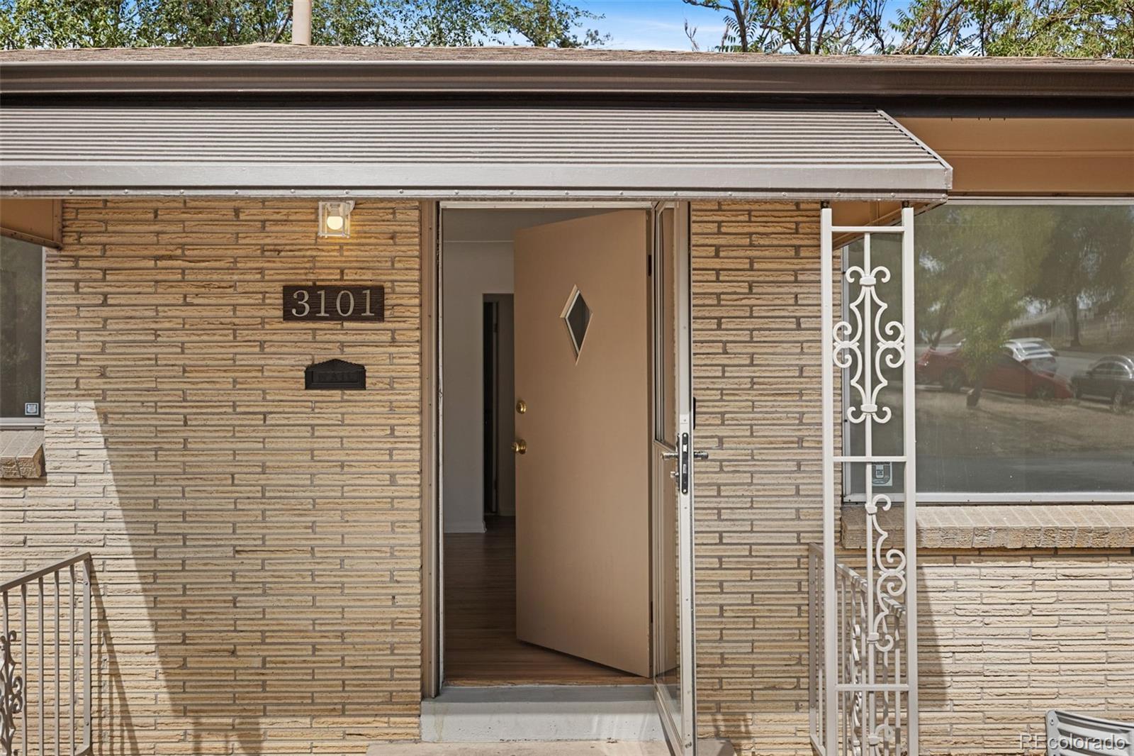 3101 W Cedar Avenue