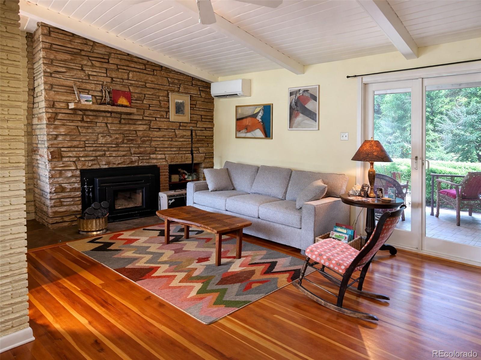 1333 Mariposa Avenue