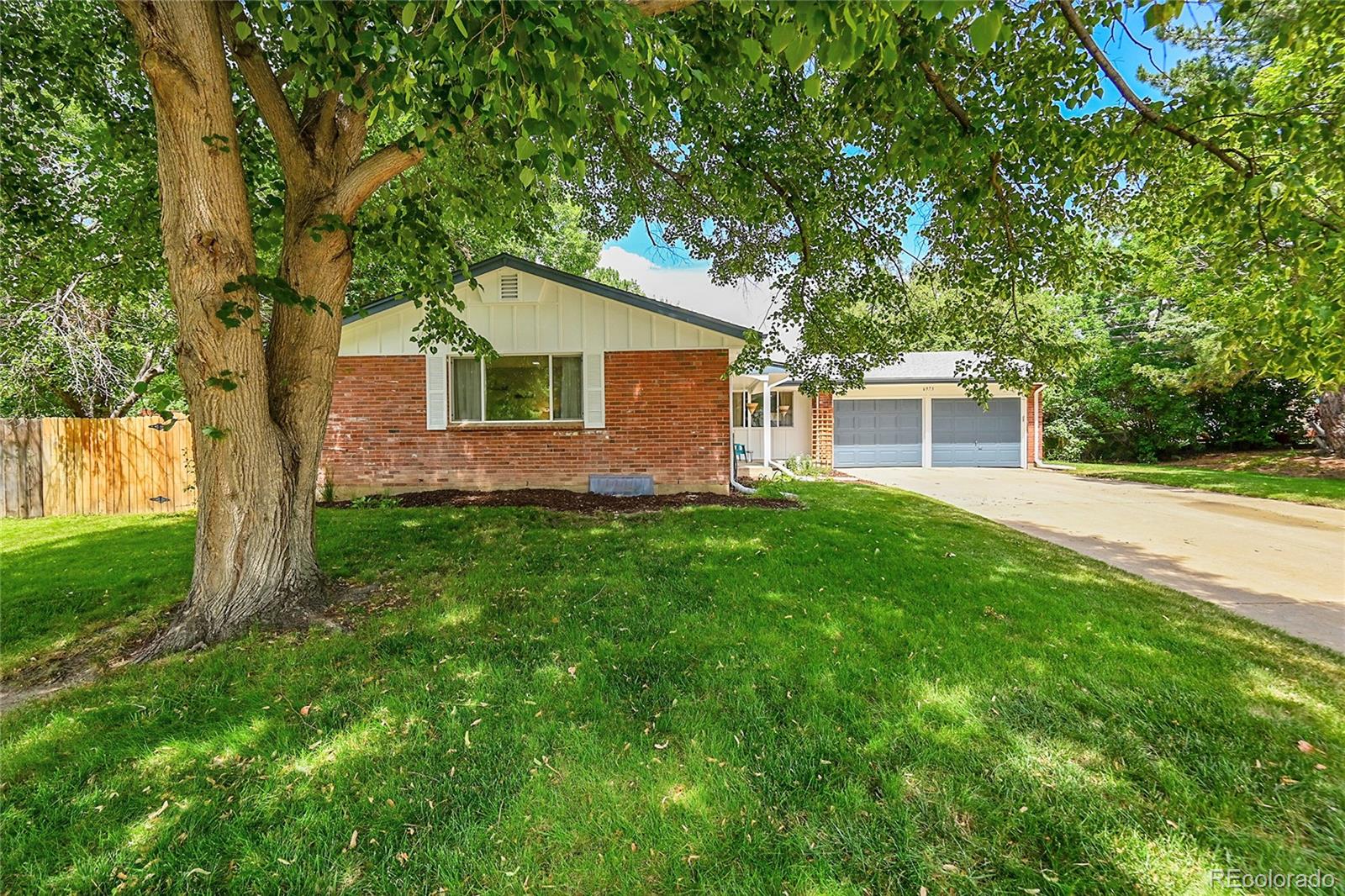 6973 Oak Way