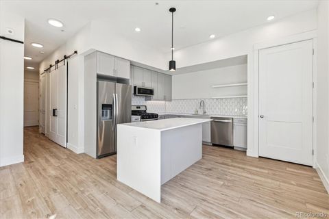 Condominium in Denver CO 2876 53rd Avenue 7.jpg