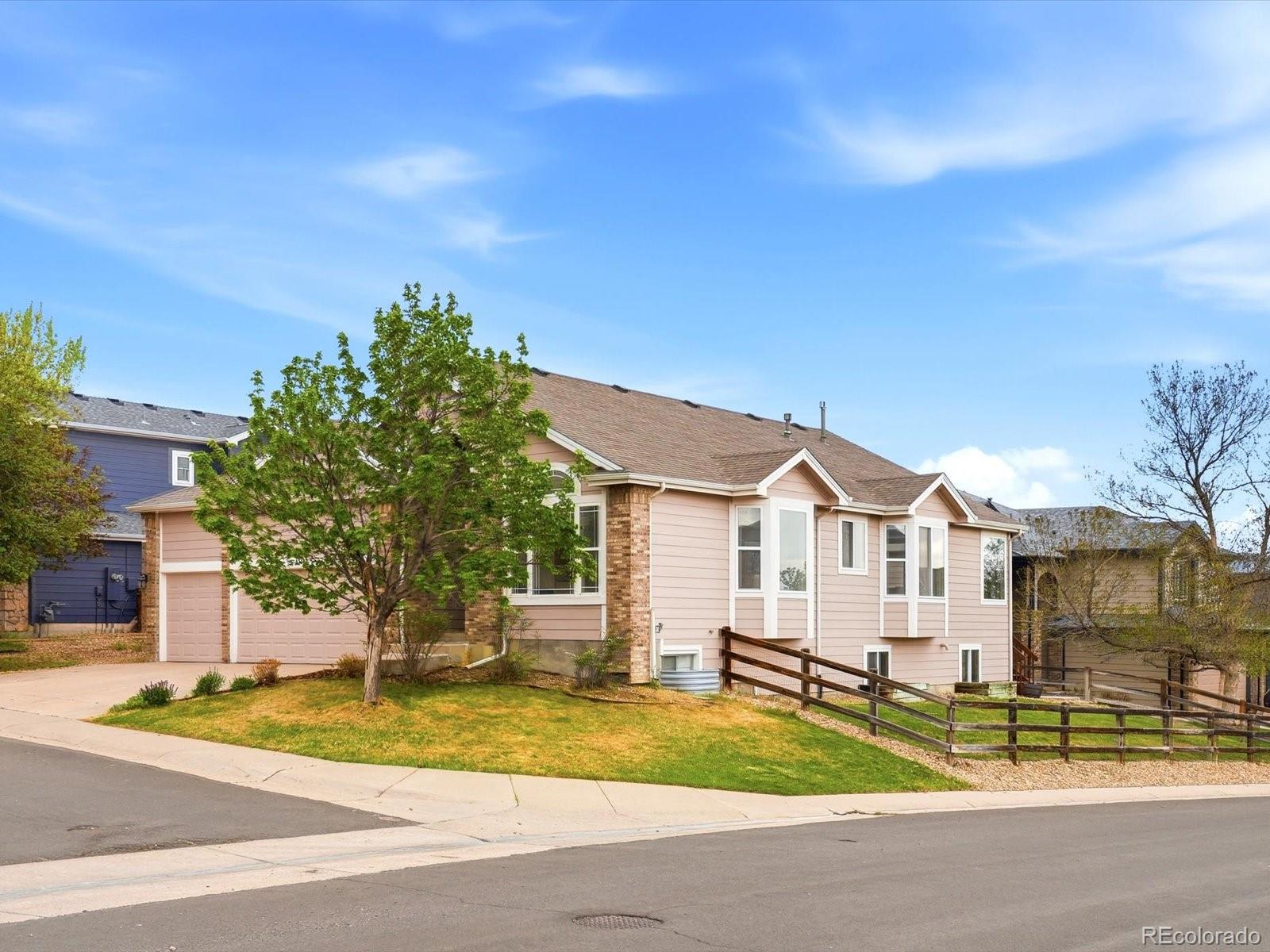 9729 Hummingbird Place