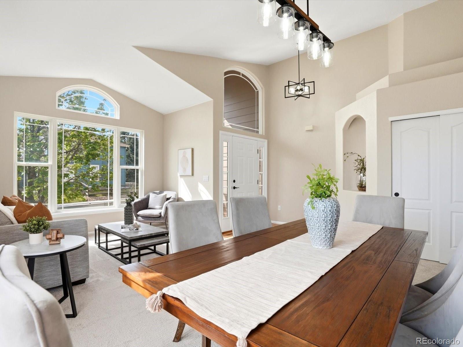 9729 Hummingbird Place