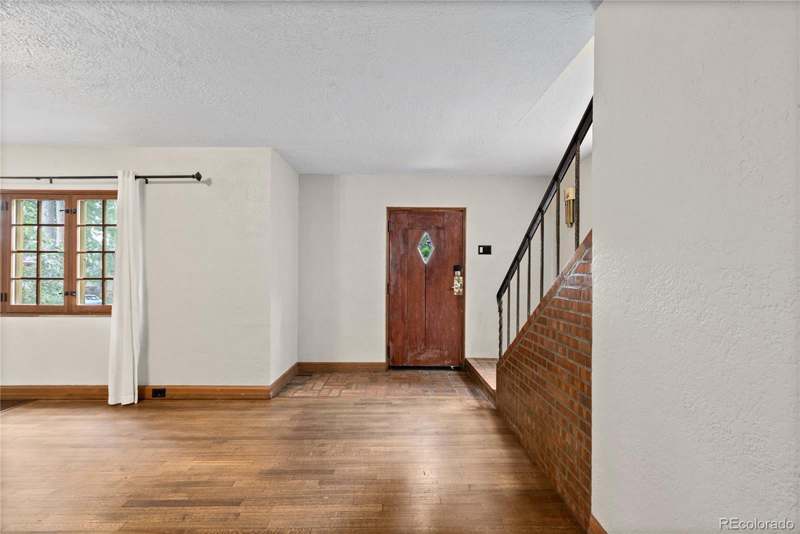 911 Lincoln Place
