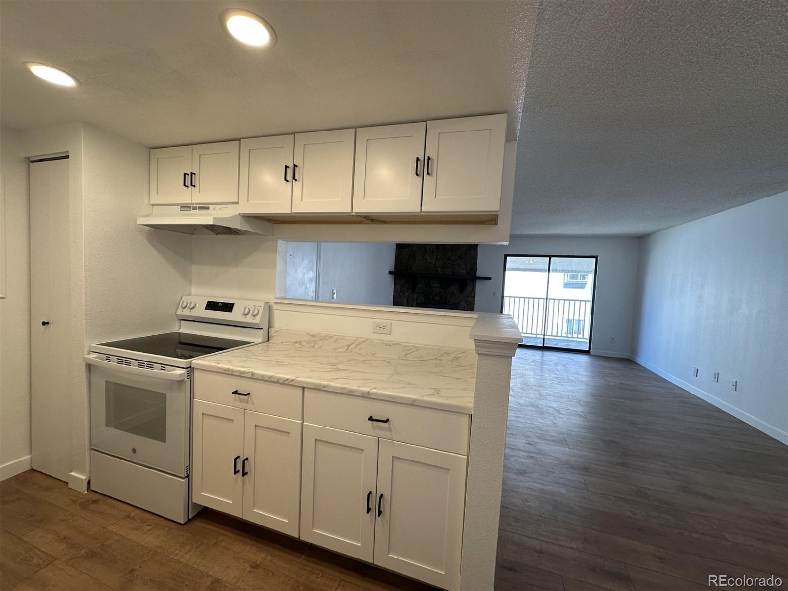943 S Zeno Way 205