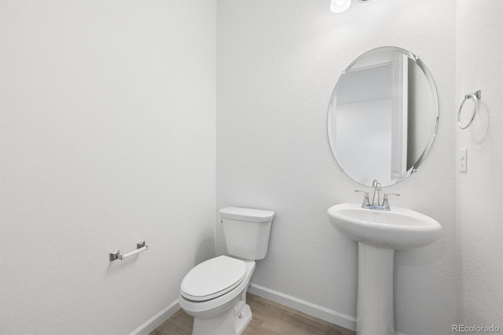 45945 Wood Thrush Avenue