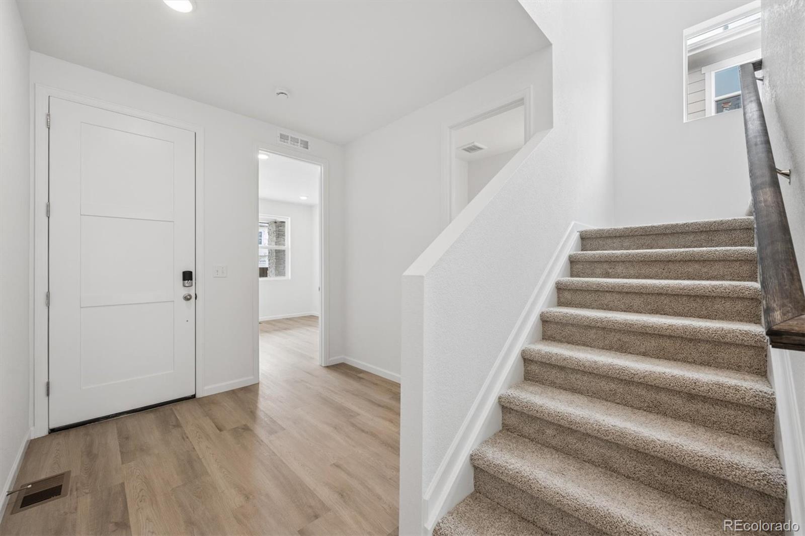 45945 Wood Thrush Avenue