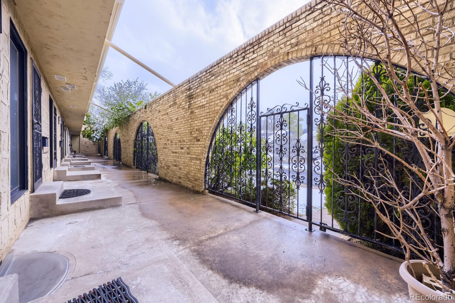 3500 S Ivanhoe Street