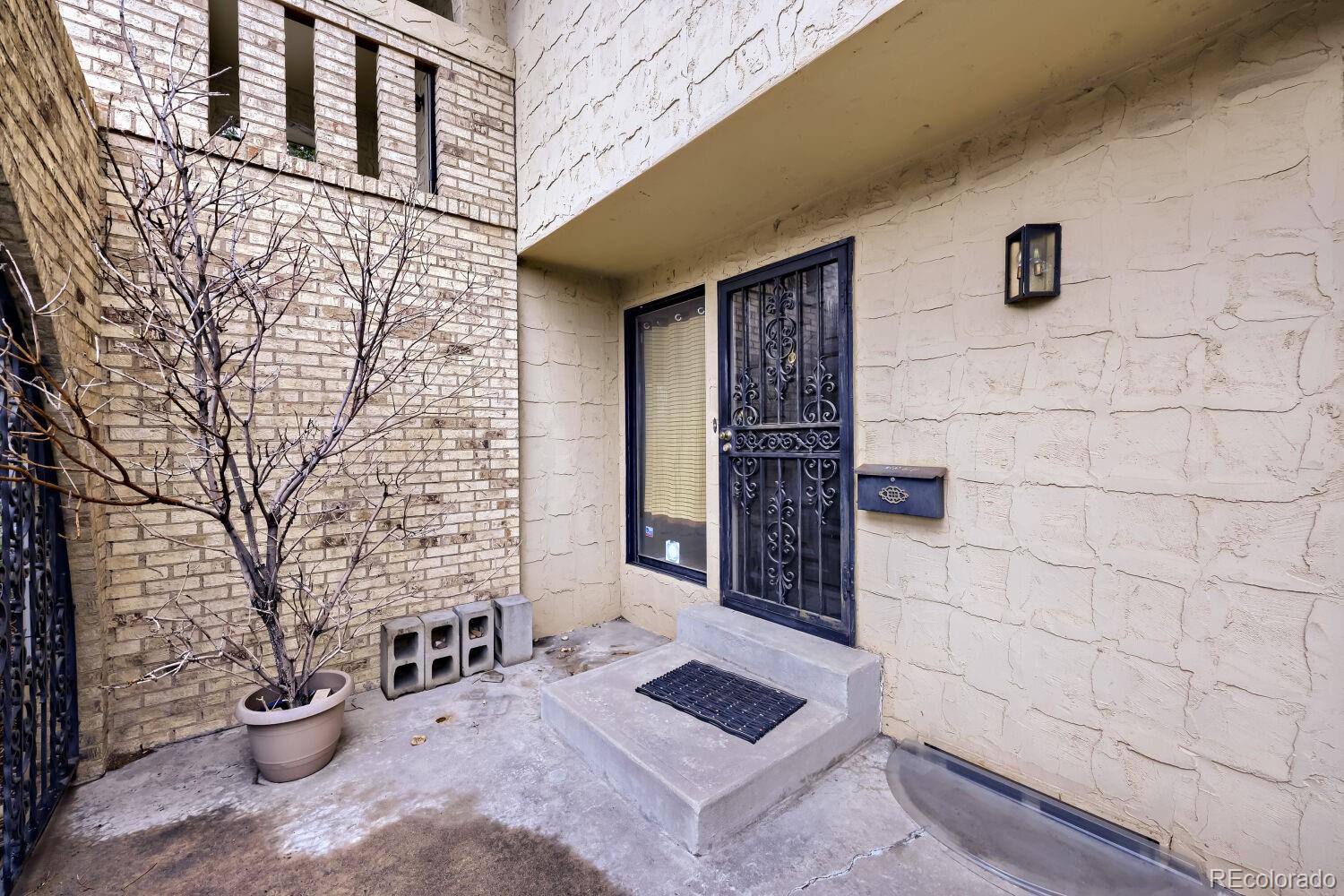 3500 S Ivanhoe Street