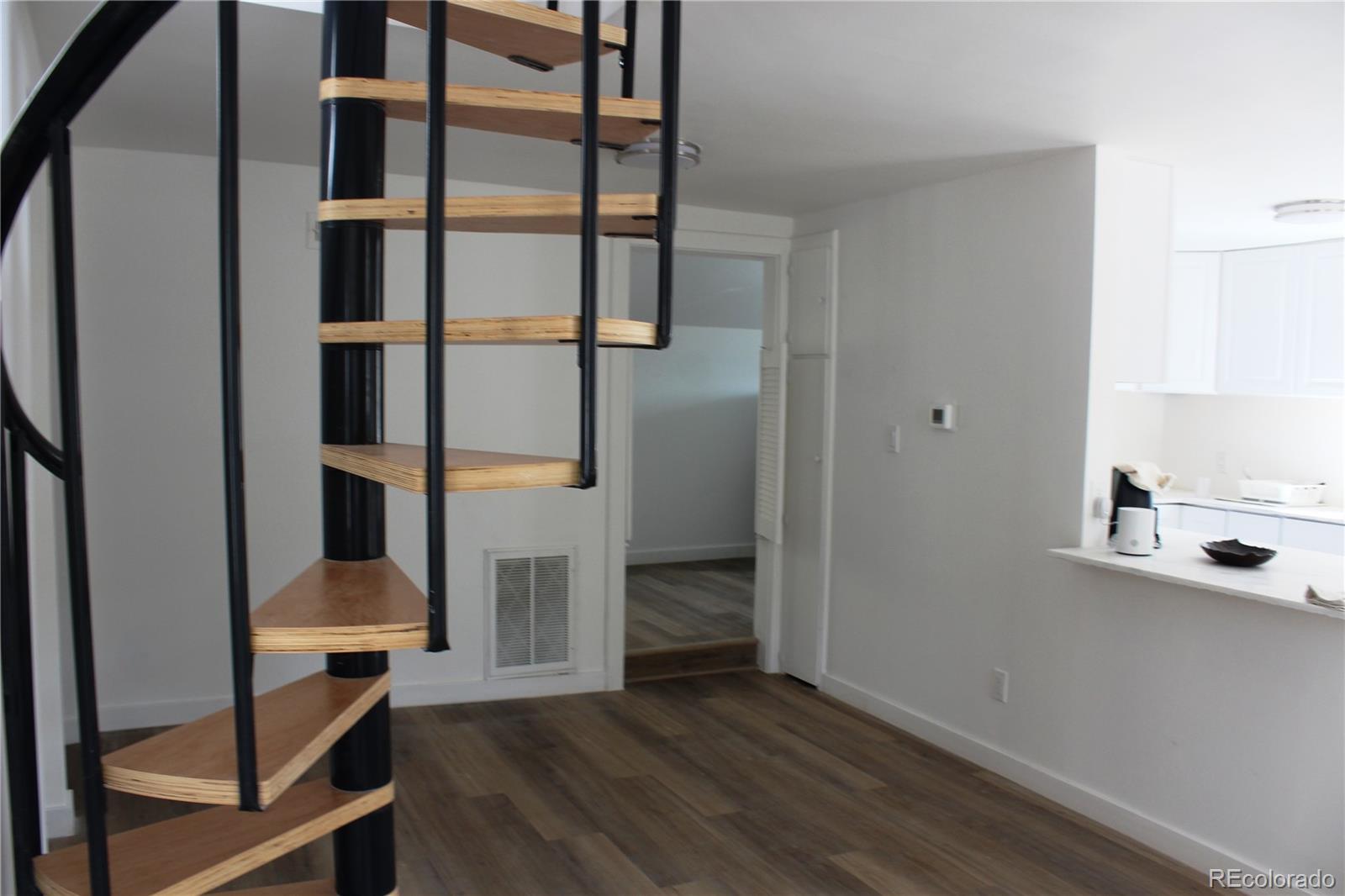 220 E 1st High Street