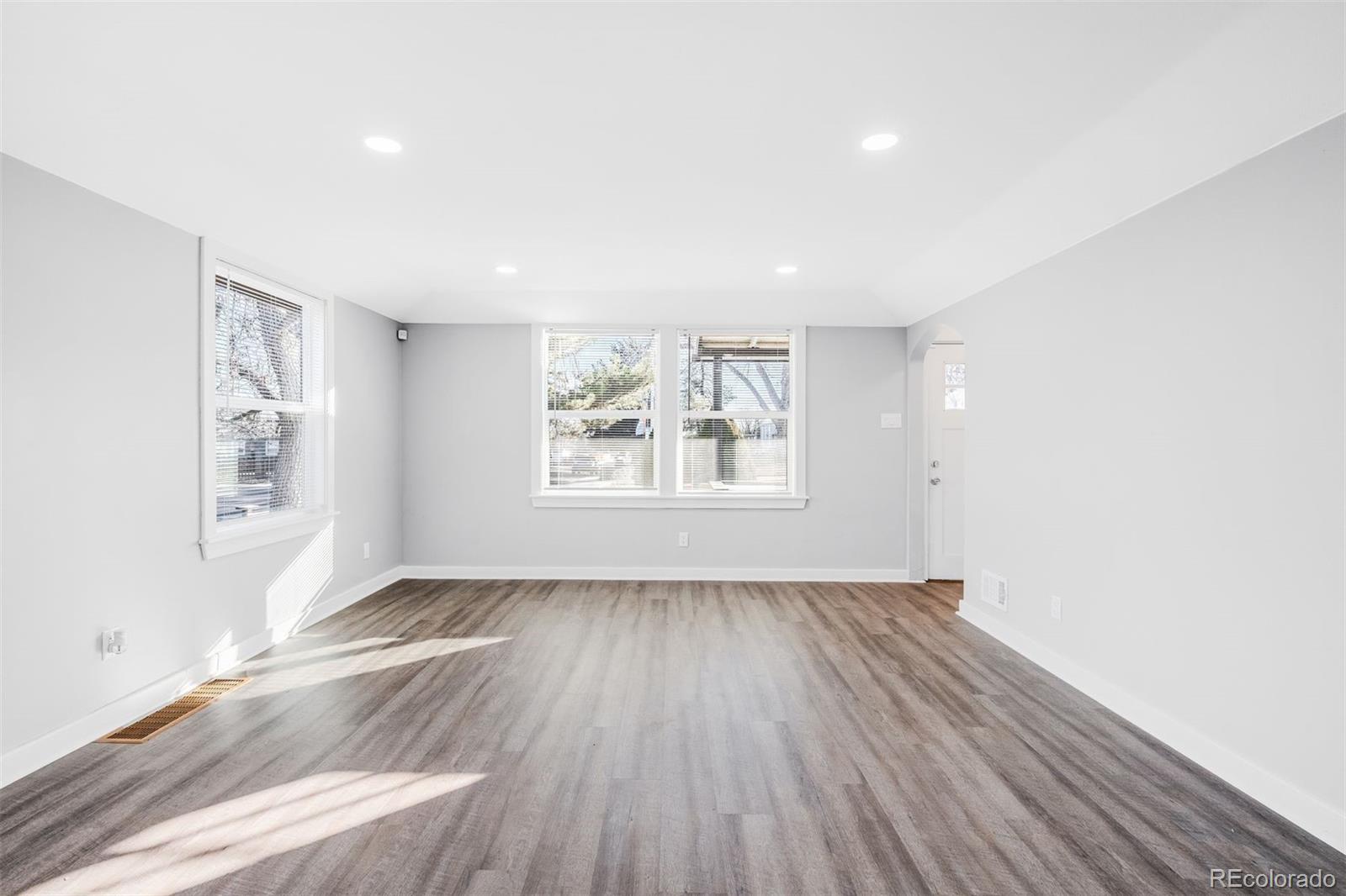 1187 Syracuse Street