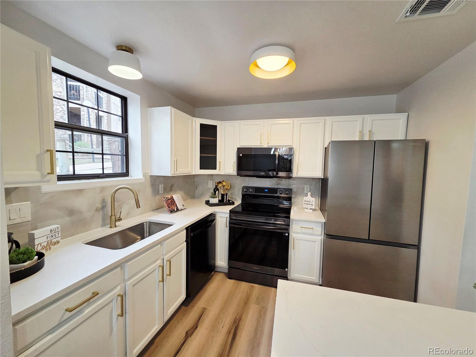 10950 W Florida Avenue 304