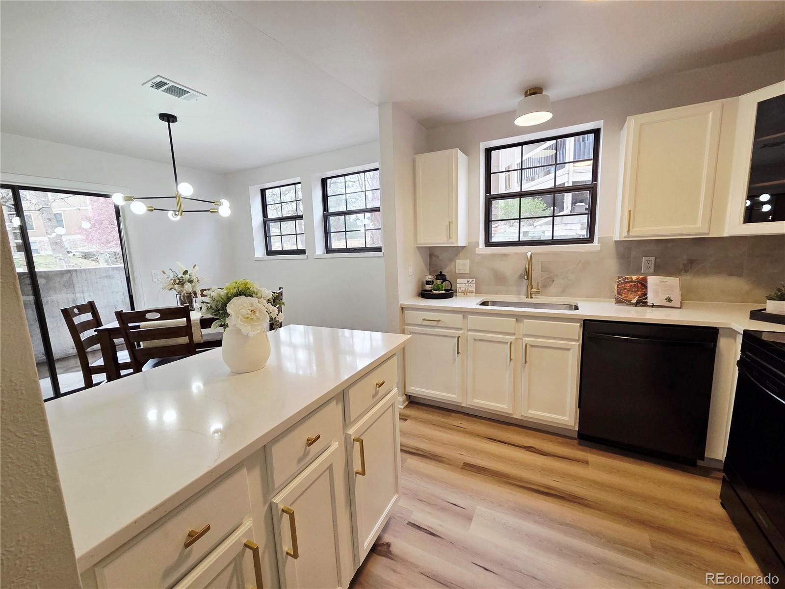 10950 W Florida Avenue 304