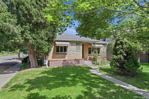 Photo of 790 Elizabeth Street, Denver, CO 80206 (MLS # 9342352)