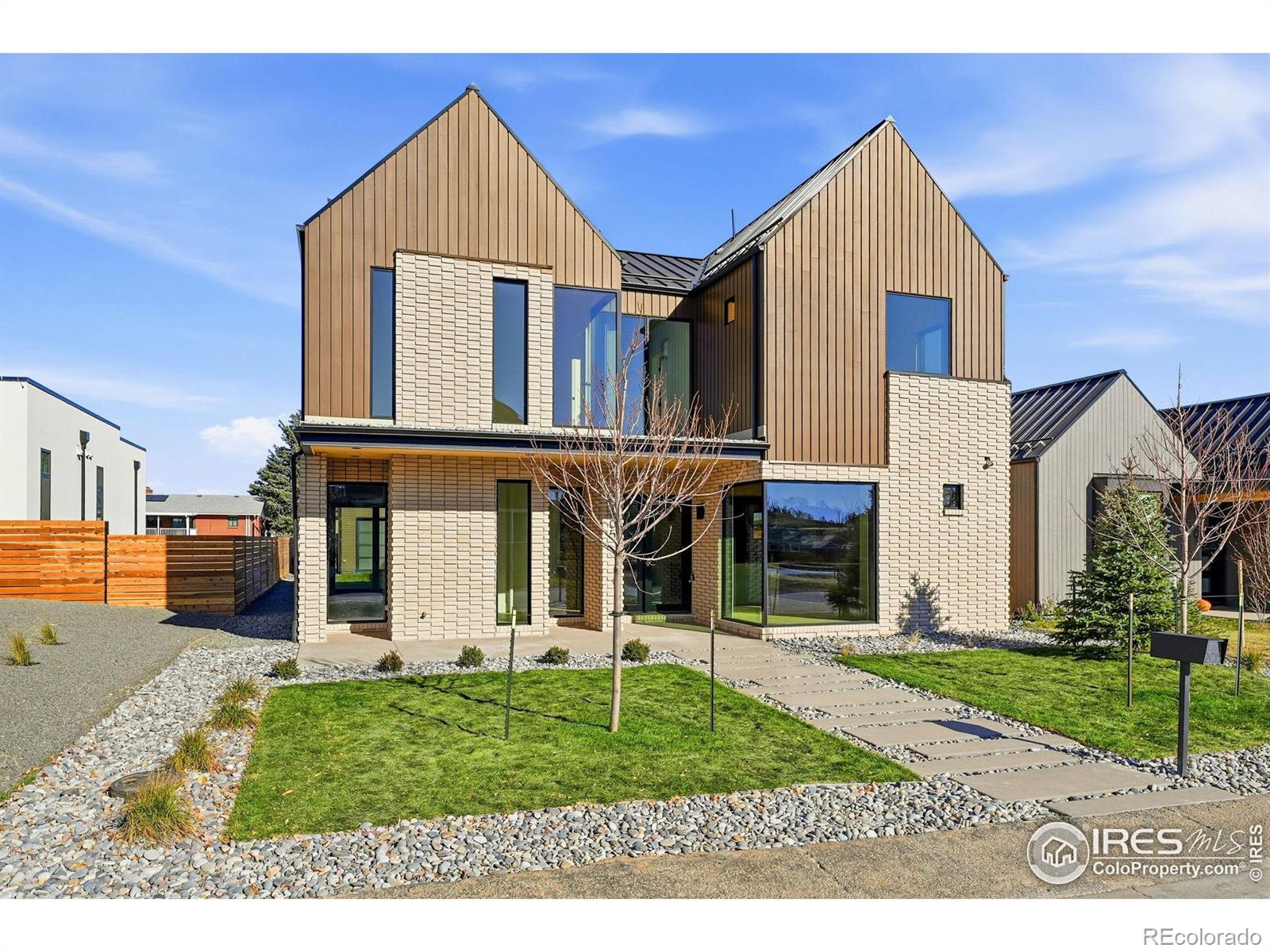 205 W William Street