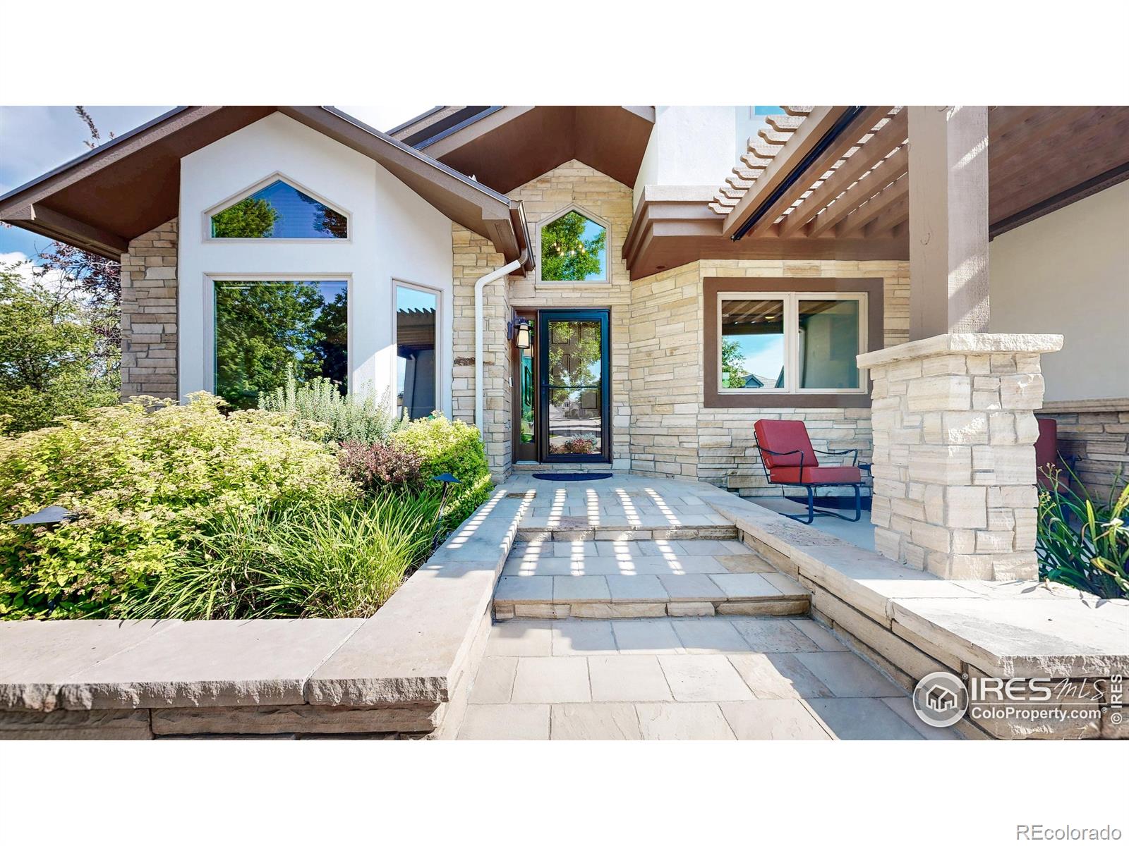 898 Eagle Ridge Court