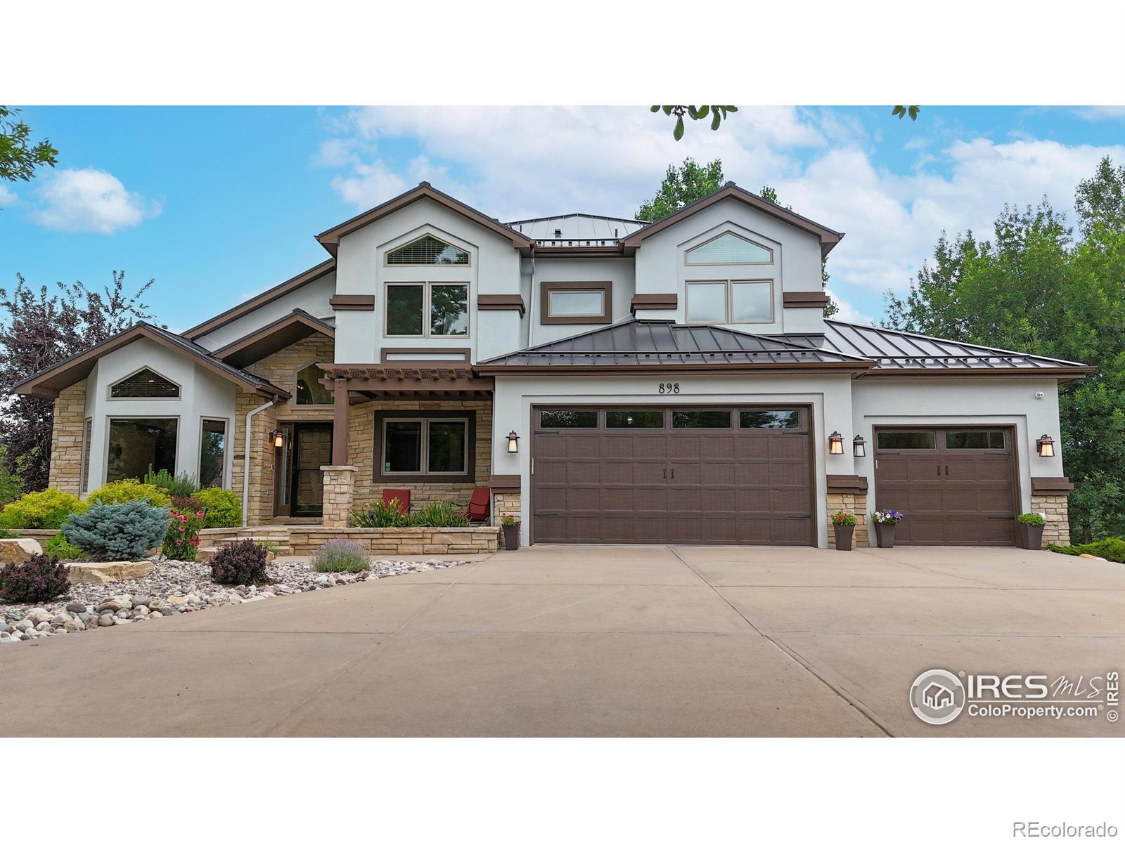 898 Eagle Ridge Court
