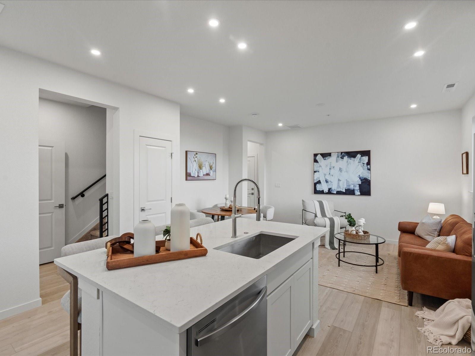 3348 Sobo View