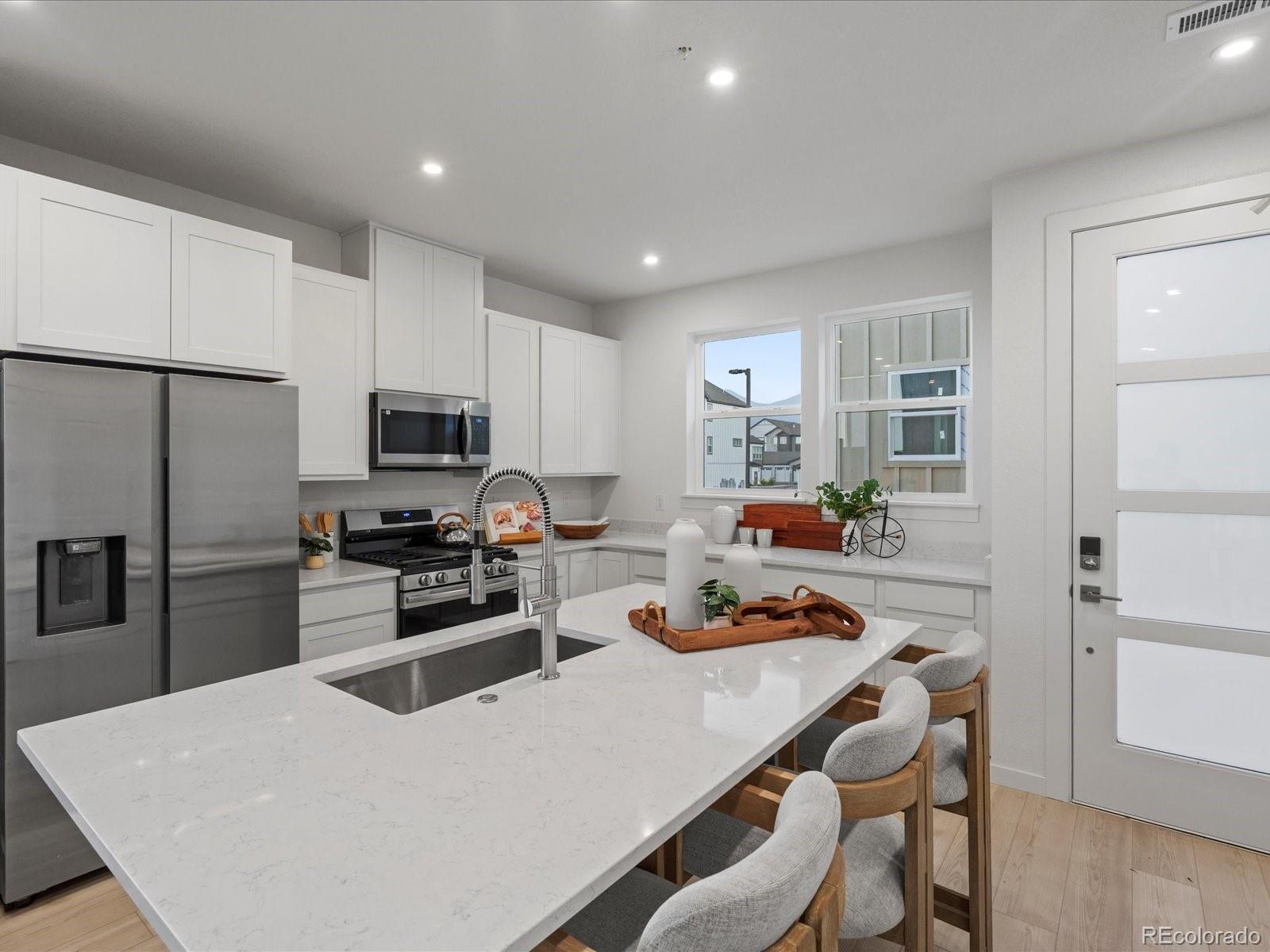 3348 Sobo View