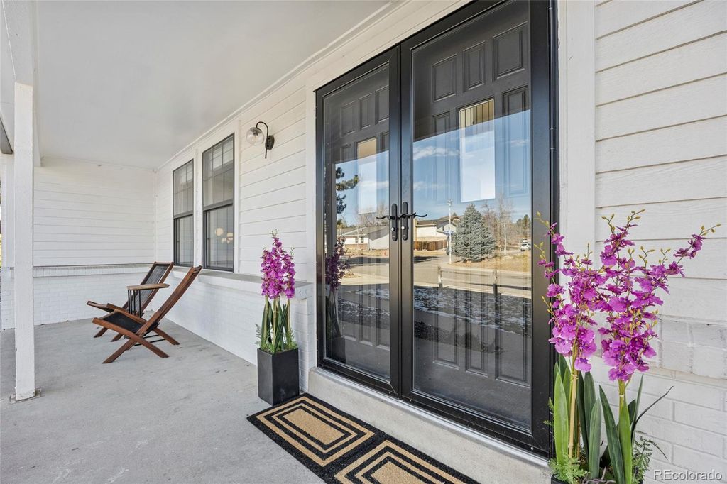 Photo of 5984 S Monaco Way, Centennial, CO 80111 (MLS # 9595640)