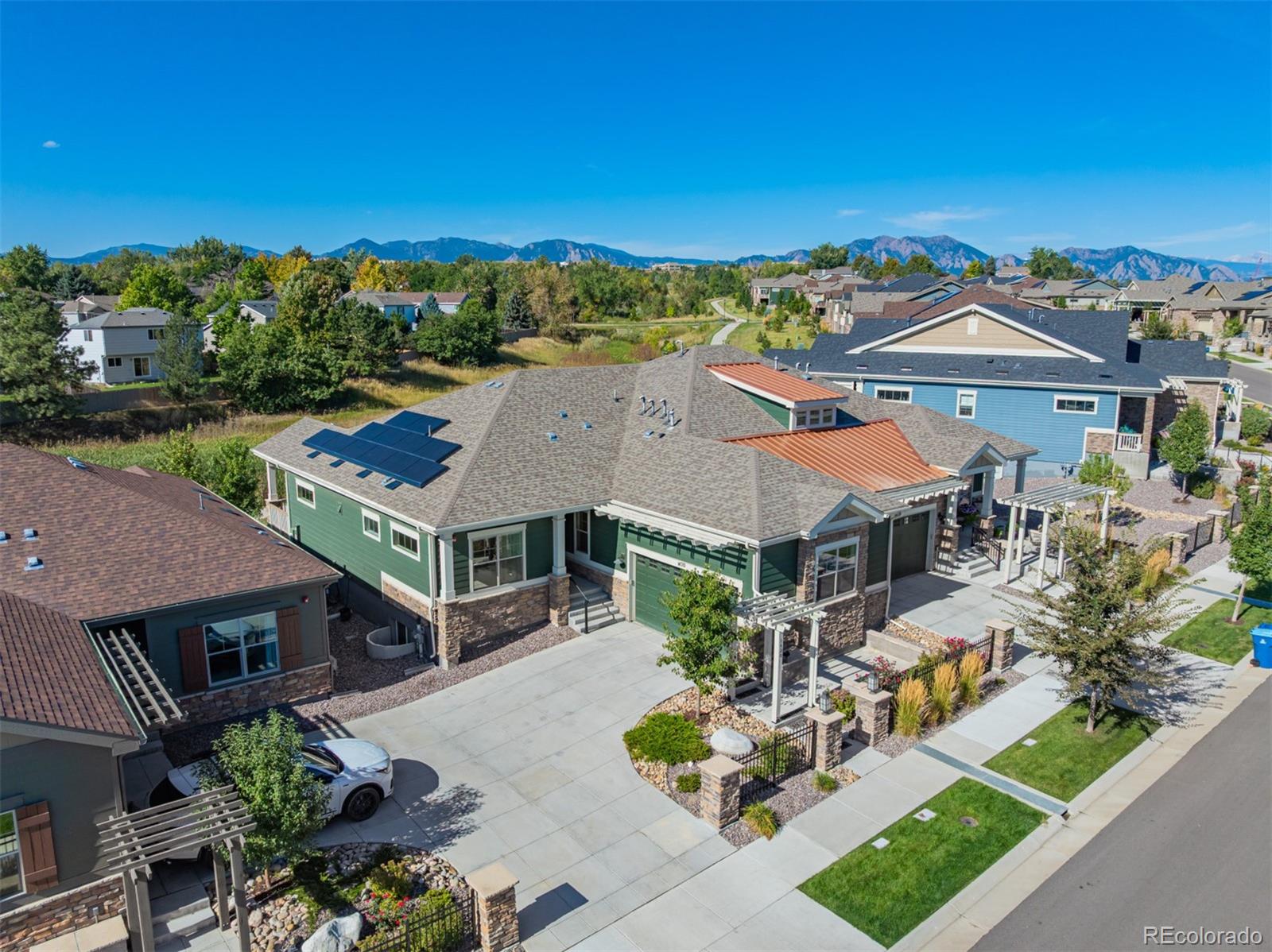 1420 Lanterns Lane
