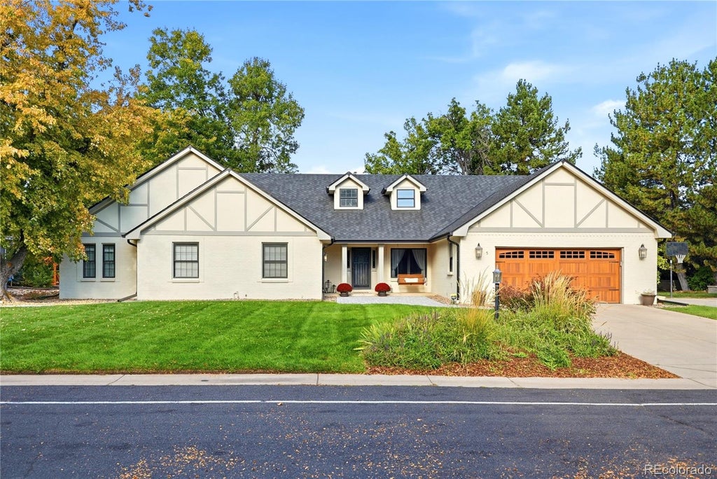 Photo of 5 Village Court, Littleton, CO 80123 (MLS # 7027384)