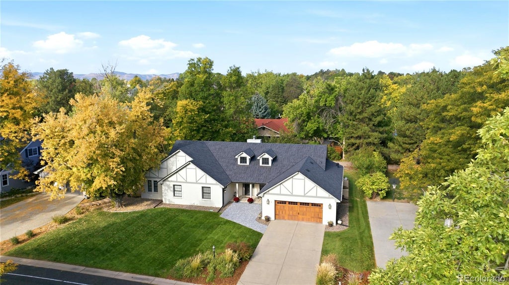 Photo of 5 Village Court, Littleton, CO 80123 (MLS # 7027384)