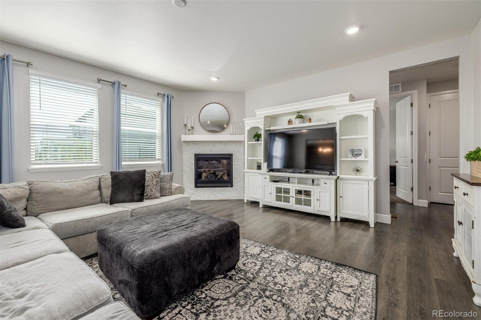 1658 Pinion Wing Circle