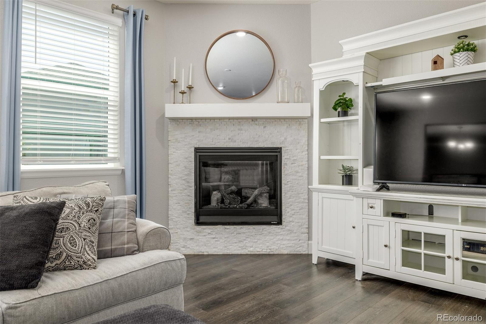 1658 Pinion Wing Circle